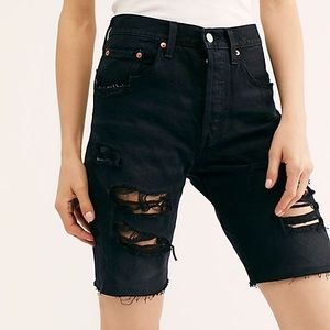 Levi’s 501 Slouchy Distressed Short